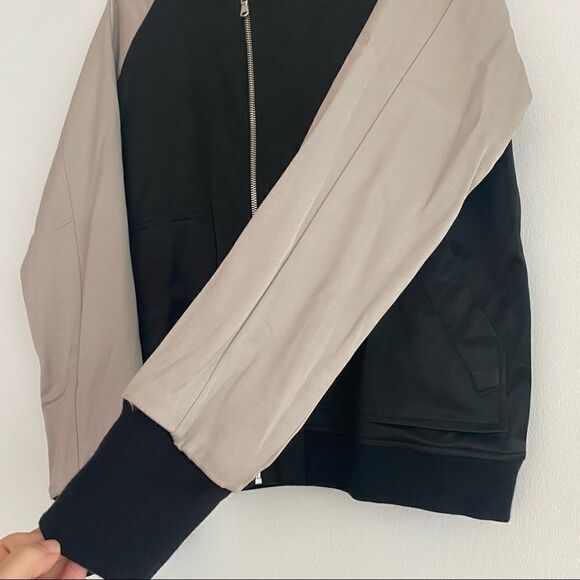 Monrow Black and Cream Satin Oversized Bomber Baseball Jacket Size Small - Picture 4 of 7